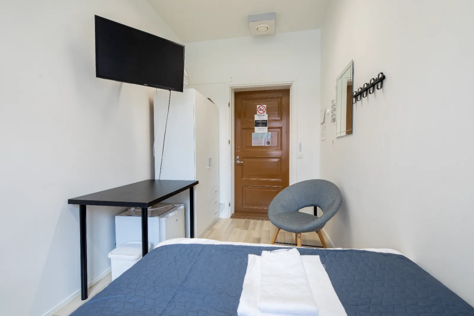 Basic-huone yhdelle, jaettu kylpyhuone – Hotelli Vanha Postitalo Varkaus, Varkaus · 3